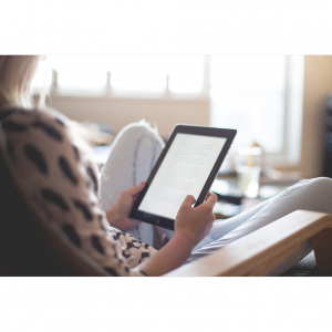 Kobo Forma、NOOK GlowLight Plus、iReader C6哪款更值得买？CQ9电子游戏平台2025最流行的四款电子书阅读器比较及推荐 - Kindle Oasis 3、(图6)